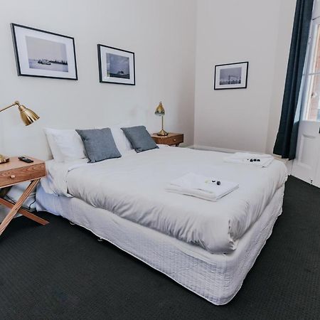 Holmesville Hotel Екстер'єр фото